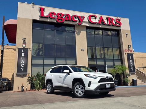 Used 2023 Toyota RAV4 LE AWD/4WD image 2
