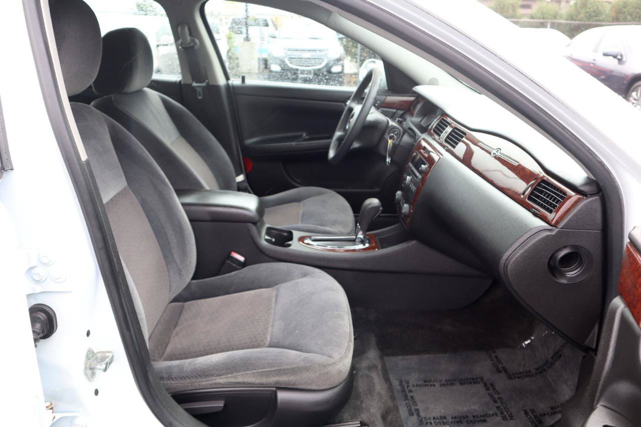 Used 2010 Chevrolet Impala LS FWD image 9