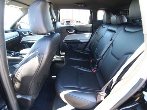Used 2025 Jeep Compass Limited AWD/4WD image 7