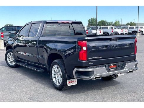Used 2022 Chevrolet Silverado 1500 LTZ w/ LTZ Premium Package AWD/4WD image 13