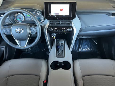 Certified 2024 Toyota Venza LE image 17