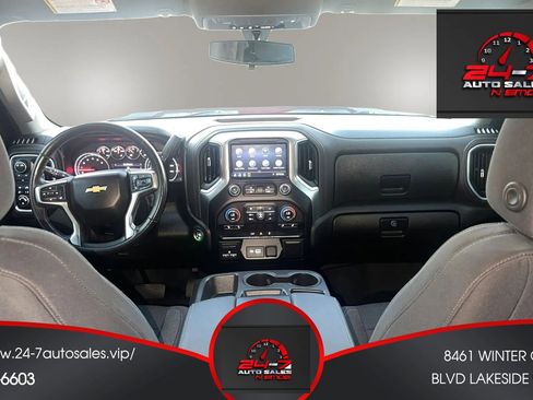 Used 2022 Chevrolet Silverado 2500 LT w/ Convenience Package image 17