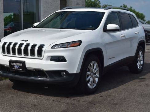 Used 2017 Jeep Cherokee Limited AWD/4WD image 16