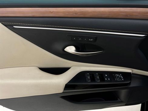 Certified 2023 Lexus ES 300h w/ Premium Package image 25