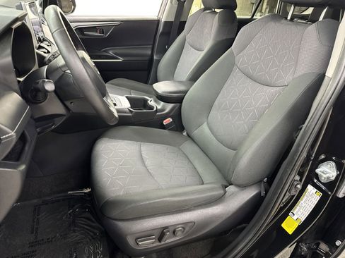Used 2024 Toyota RAV4 XLE w/ Weather Package AWD/4WD image 14