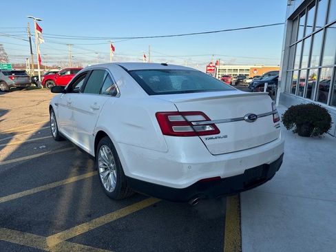 Used 2018 Ford Taurus Limited image 2