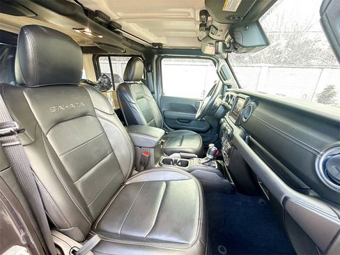Used 2022 Jeep Wrangler Unlimited Sahara w/ Dual Top Group image 30