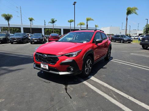 Used 2025 Subaru Crosstrek 2.5i Premium AWD/4WD image 3