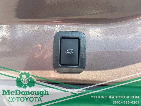 Used 2018 Toyota Highlander XLE image 8