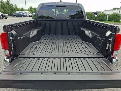 Certified 2023 Toyota Tacoma SR5 AWD/4WD image 28