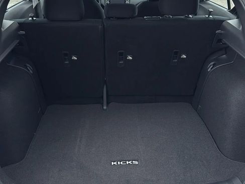 Used 2024 Nissan Kicks S image 11