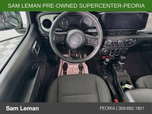 Used 2024 Jeep Wrangler Unlimited AWD/4WD image 21