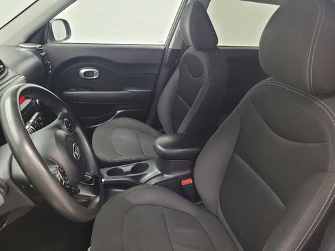 Used 2016 Kia Soul image 17