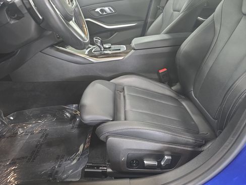 Used 2022 BMW 330i Sedan w/ M Sport Package RWD image 22