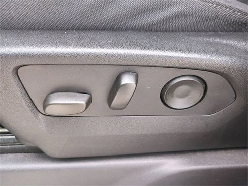 Used 2025 Chevrolet Silverado 2500 Custom w/ Custom Value Package image 22