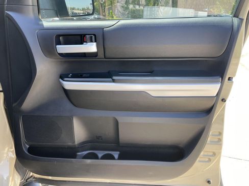 Used 2020 Toyota Tundra SR5 w/ SR5 Upgrade Package AWD/4WD image 48