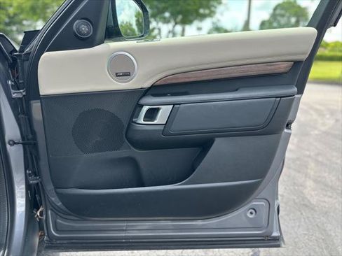 Used 2020 Land Rover Discovery HSE AWD/4WD image 22