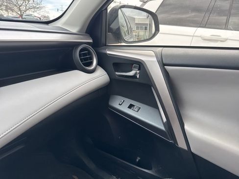 Used 2018 Toyota RAV4 XLE w/ Convenience Package image 8