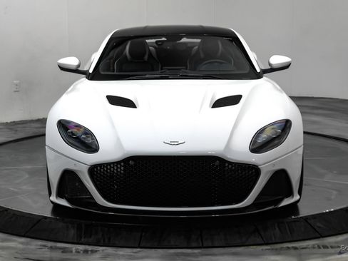 Used 2023 Aston Martin DBS Coupe RWD image 33