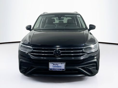Used 2023 Volkswagen Tiguan SE AWD/4WD image 2