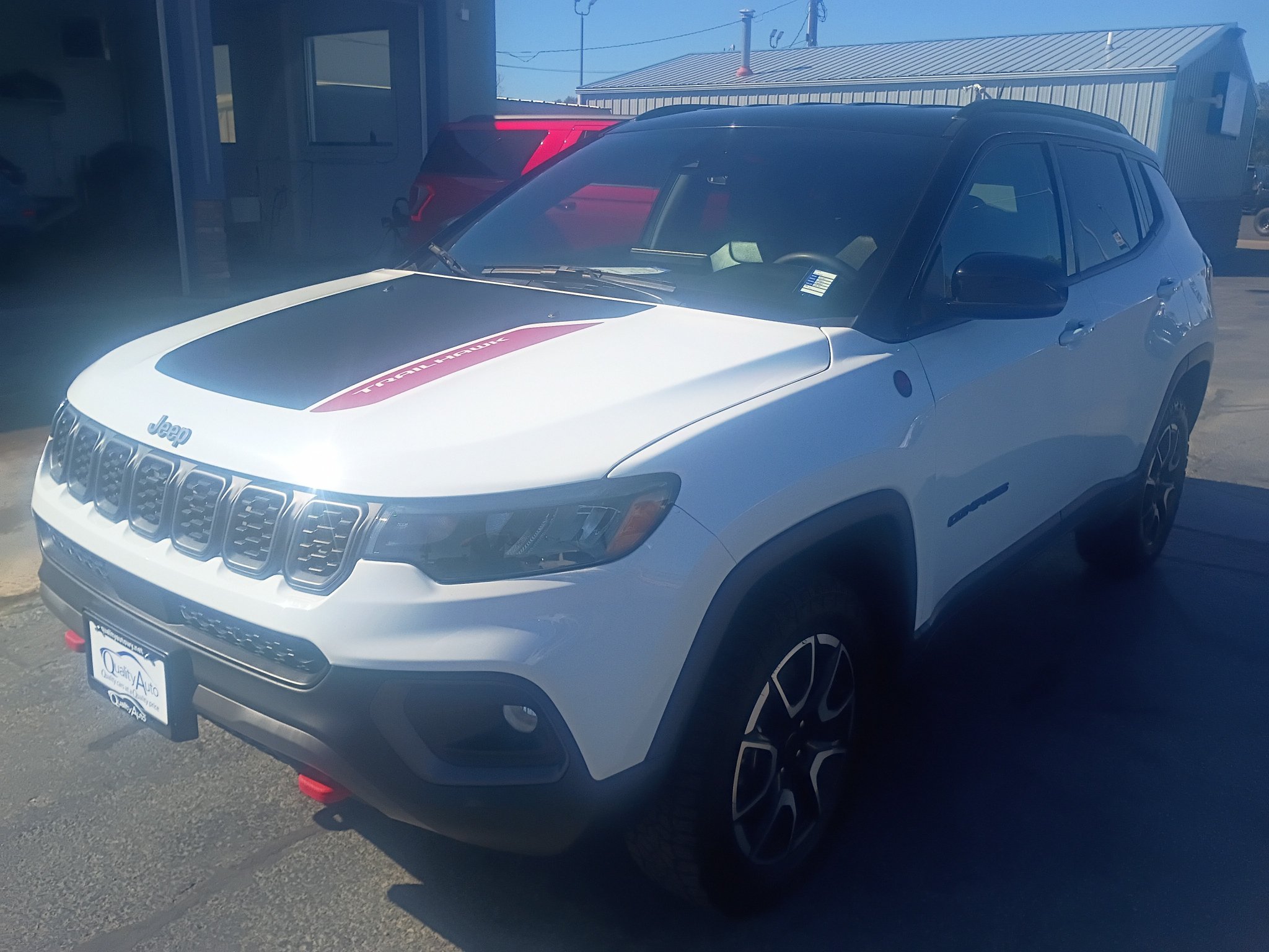 Used 2025 Jeep Compass Trailhawk AWD/4WD image 2