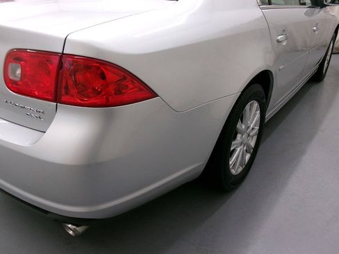 Used 2011 Buick Lucerne CXL FWD image 8
