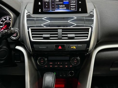 Used 2018 Mitsubishi Eclipse Cross SEL image 28