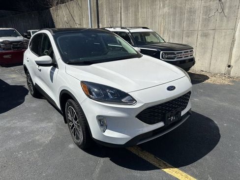 Used 2022 Ford Escape SEL w/ Technology Package image 3