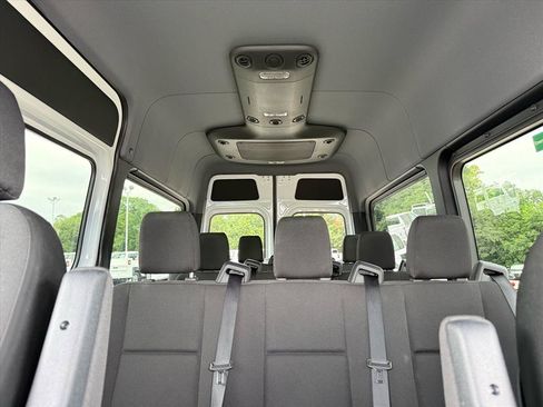 Used 2025 Mercedes-Benz Sprinter 2500 image 19