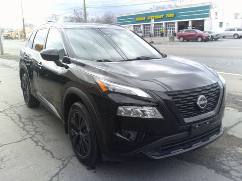 Used 2023 Nissan Rogue SV w/ SV Premium B Package image 8