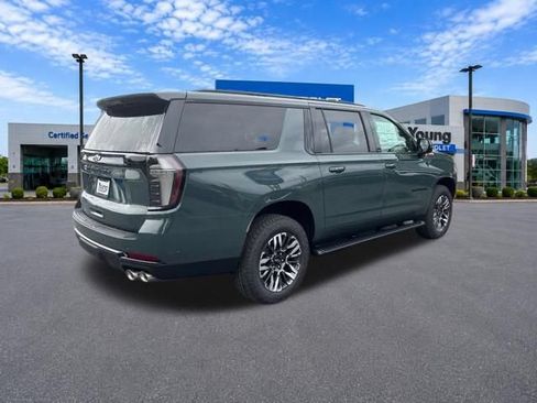 New 2026 Chevrolet Suburban Z71 w/ Comfort Package AWD/4WD image 8
