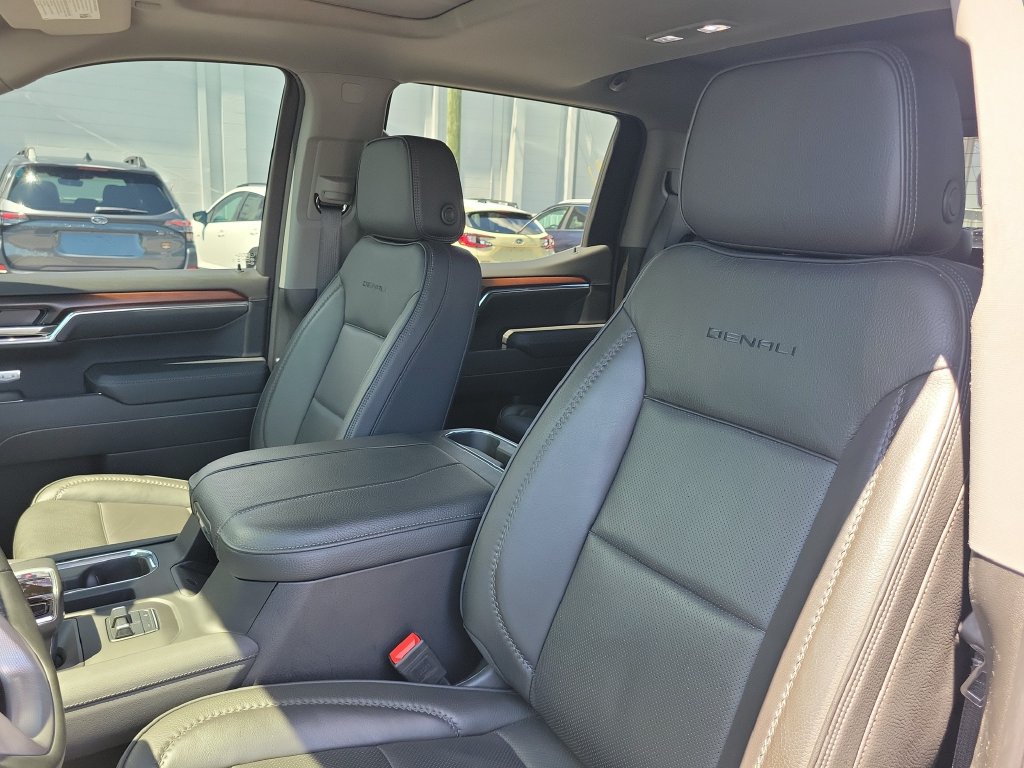 Used 2025 GMC Sierra 1500 Denali w/ Denali Reserve Package AWD/4WD image 21