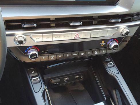 Certified 2024 Kia Telluride S w/ S Sunroof Package image 23