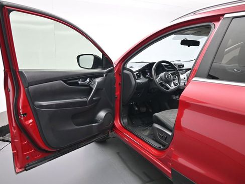 Used 2018 Nissan Rogue Sport SV image 9