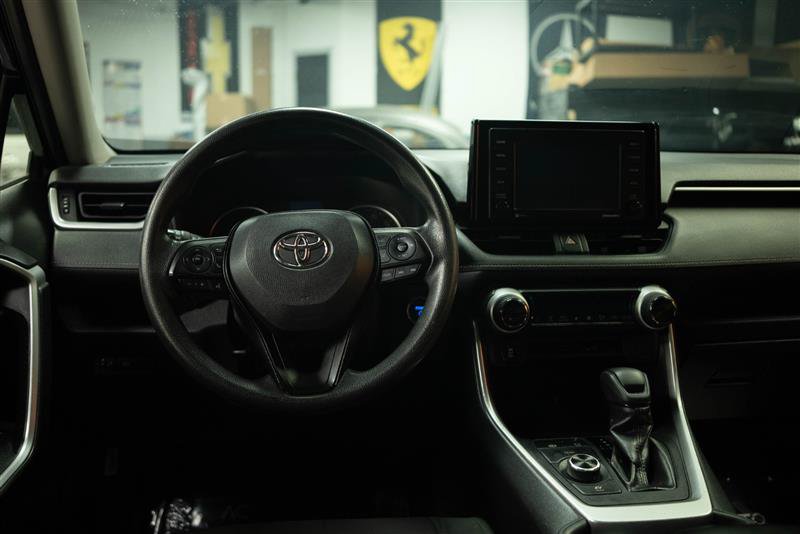 Used 2020 Toyota RAV4 XLE AWD/4WD image 18
