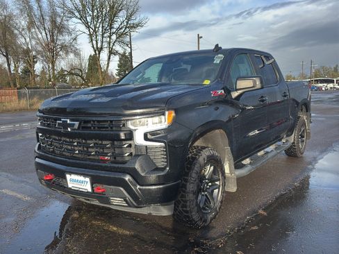 Used 2022 Chevrolet Silverado 1500 LT Trail Boss w/ LPO, Dark Essentials Package image 5