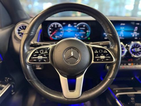 Used 2023 Mercedes-Benz GLB 250 4MATIC image 24