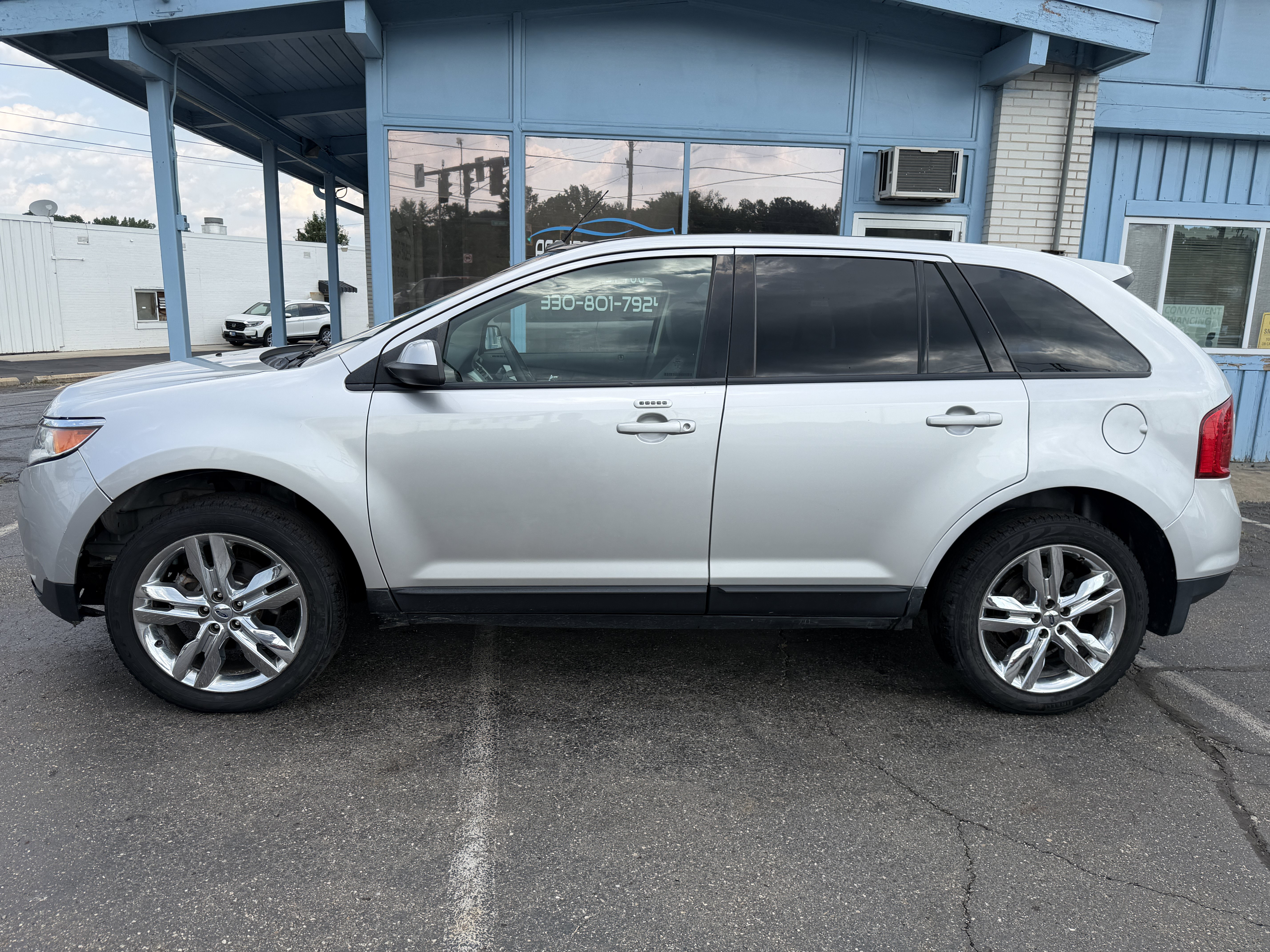 Used 2014 Ford Edge SEL w/ Equipment Group 205A AWD/4WD image 2