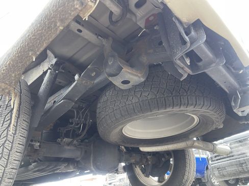 Used 2017 Ford F150 Platinum w/ Equipment Group 701A Luxury image 21