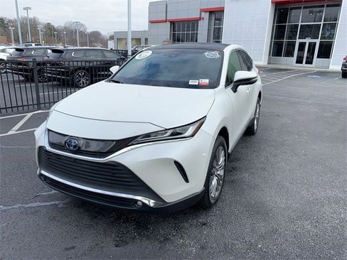 Used 2022 Toyota Venza Limited image 4