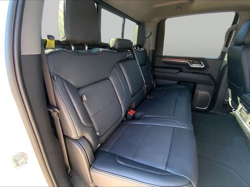 Used 2025 GMC Sierra 2500 Denali w/ Denali Reserve Package AWD/4WD image 18