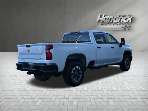 Used 2025 Chevrolet Silverado 2500 Custom w/ Custom Value Package image 9