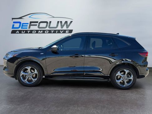 Used 2023 Ford Escape ST-Line w/ Tech Pack #1 AWD/4WD image 6