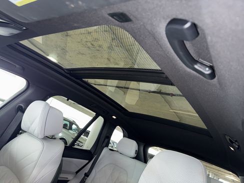 Used 2025 BMW X5 M60i w/ Executive Package image 32