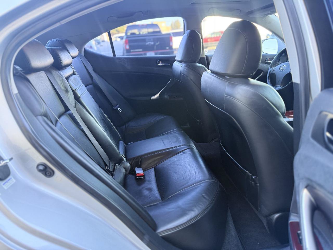 Used 2008 Lexus IS 350 w/ X Pkg w/ Sunroof RWD image 16