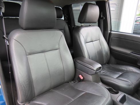 Used 2011 Chevrolet Colorado LT AWD/4WD image 39