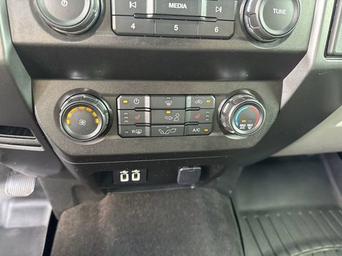 Used 2019 Ford F150 XLT w/ Equipment Group 302A Luxury AWD/4WD image 28