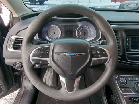 Used 2015 Chrysler 200 Limited image 20