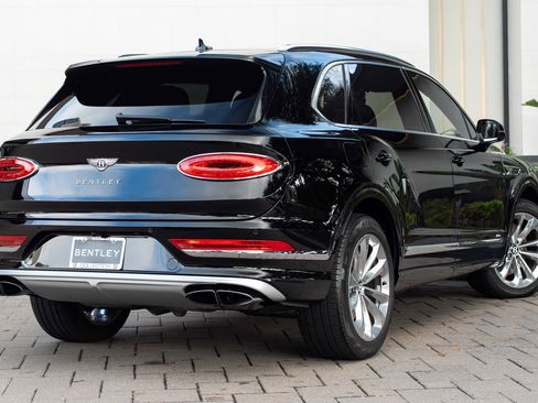 Used 2023 Bentley Bentayga Extended Wheelbase image 3