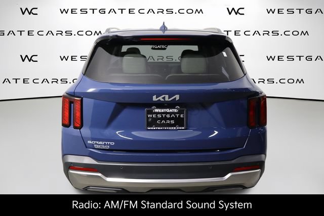 Used 2025 Kia Sorento EX FWD image 4